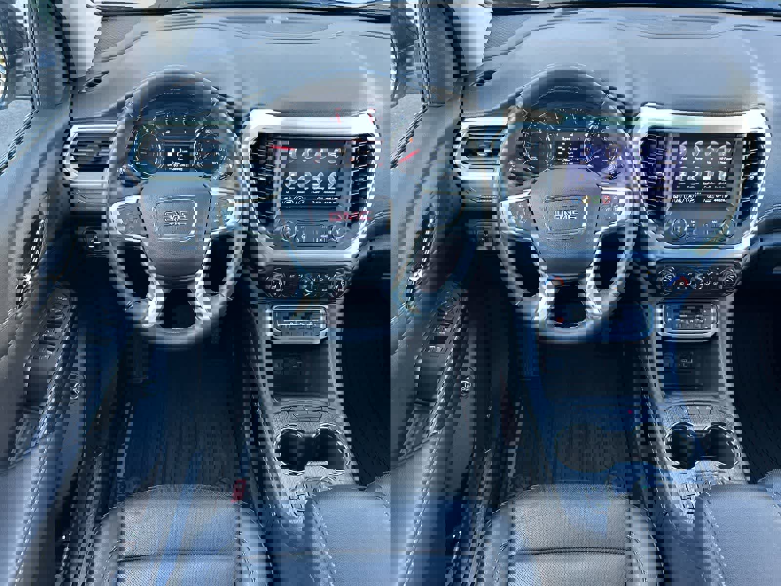 Used 2023 GMC Acadia SLT w/ Elevation Edition image 14