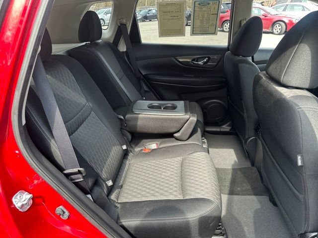 Used 2017 Nissan Rogue SV image 18