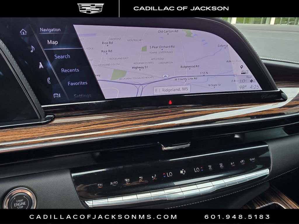 Used 2024 Cadillac Escalade ESV Luxury AWD/4WD image 12