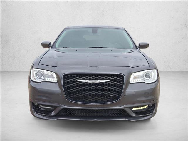 Used 2022 Chrysler 300 Touring L RWD image 2