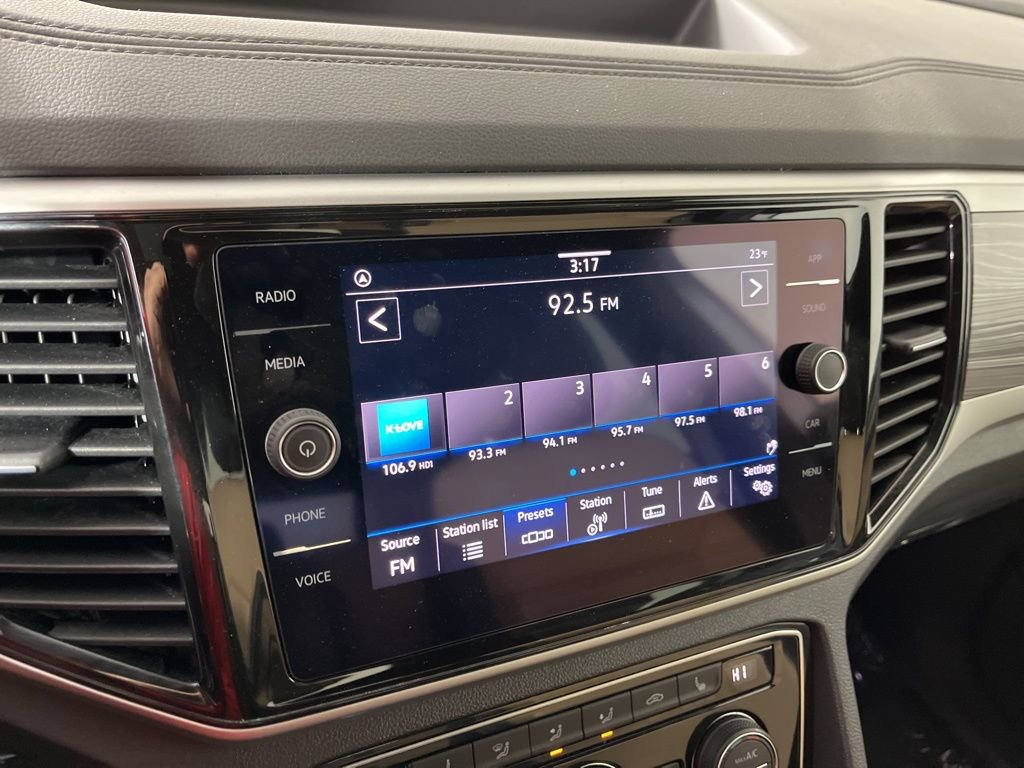 Used 2022 Volkswagen Atlas Cross Sport SE w/ Panoramic Sunroof Package image 30