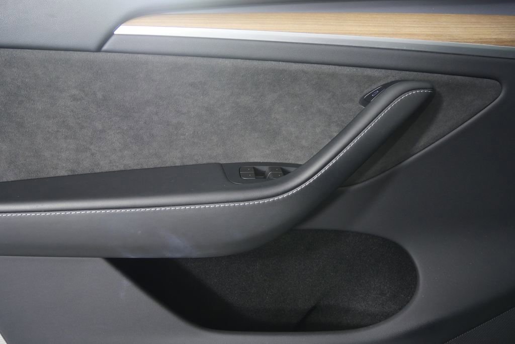 Used 2023 Tesla Model Y Long Range image 8