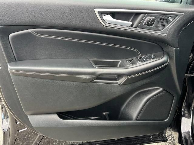 Used 2023 Ford Edge Titanium AWD/4WD image 14