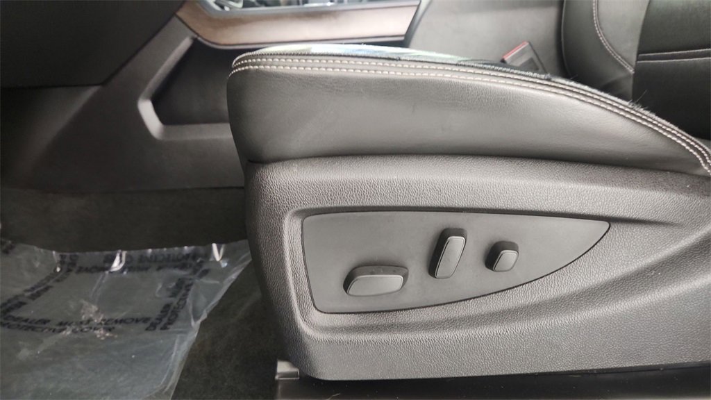 Used 2017 GMC Sierra 2500 Denali w/ Suspension Package, Off-Road image 25