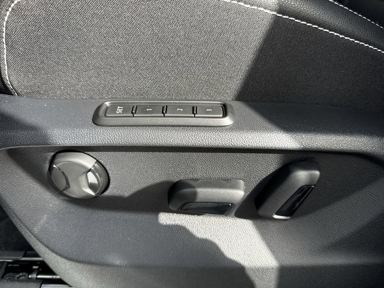 New 2026 Volkswagen Atlas Cross Sport SEL R-Line image 14