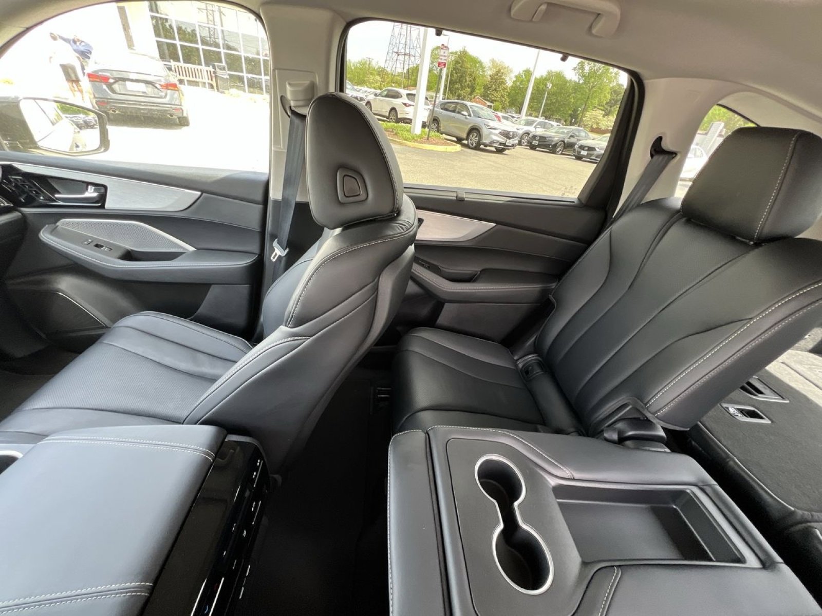 Certified 2024 Acura MDX SH-AWD w/ Technology Package image 3