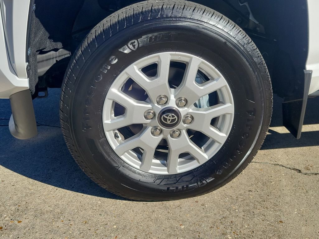 Certified 2024 Toyota Tacoma SR image 33