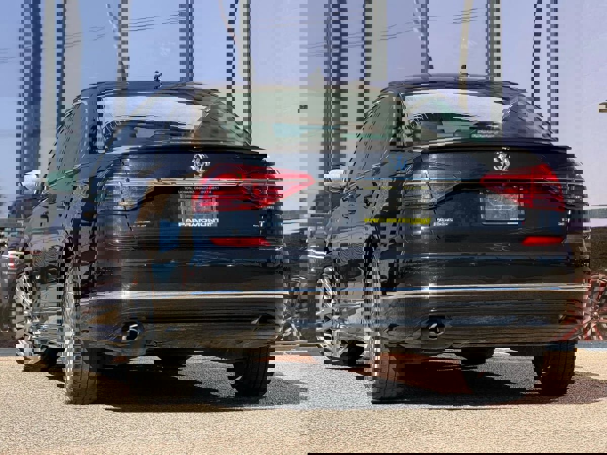 Used 2017 Volkswagen Passat 1.8T R-Line image 8