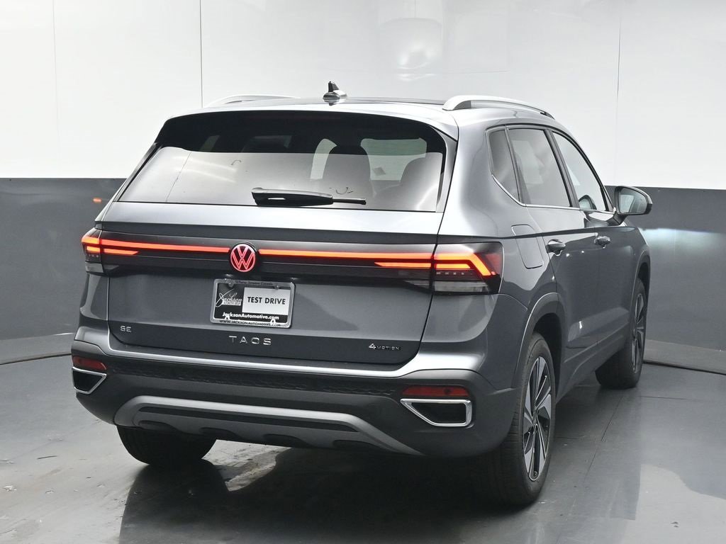 New 2025 Volkswagen Taos SE image 7