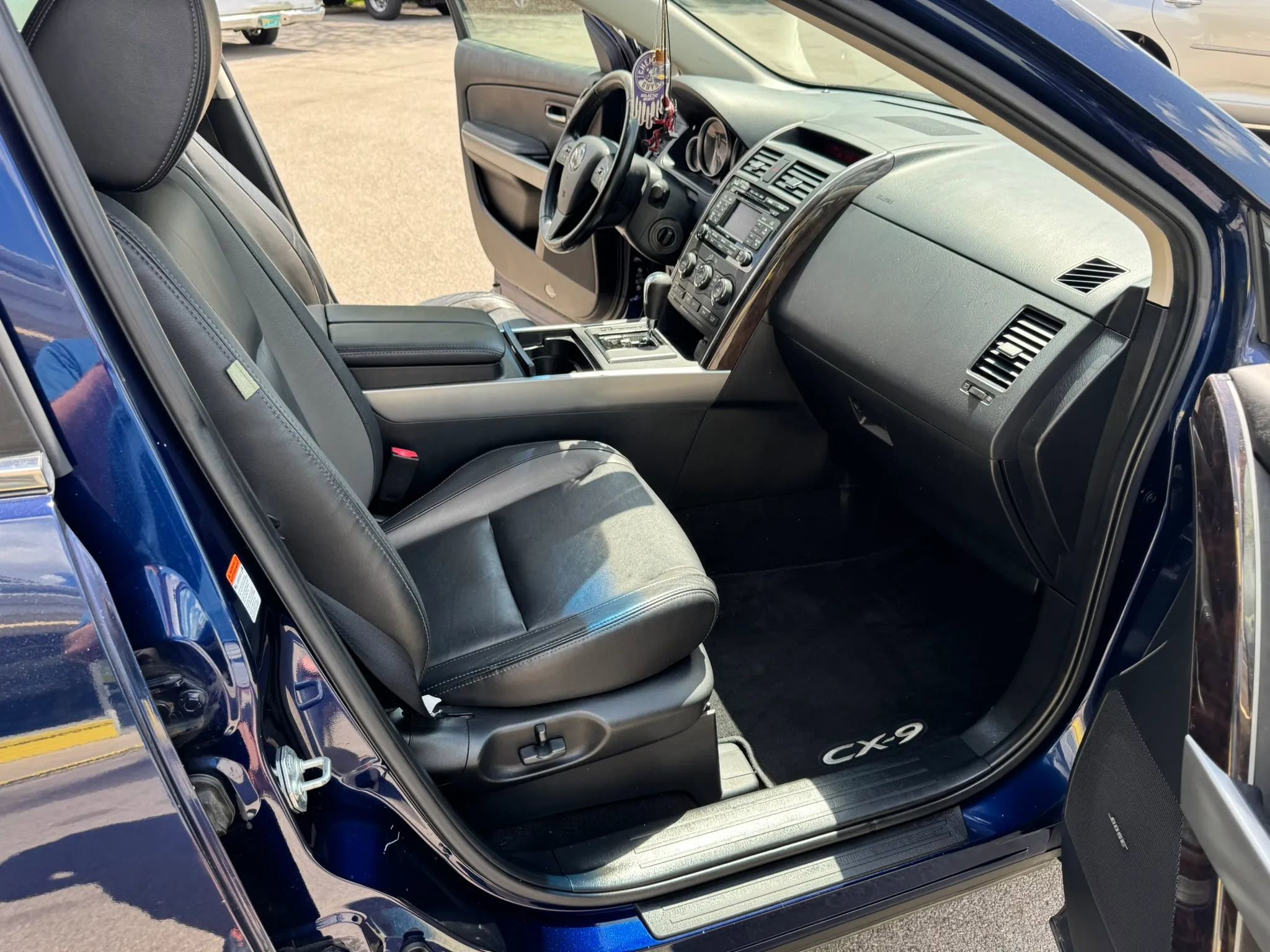 Used 2010 MAZDA CX-9 Grand Touring w/ Moonroof & Bose Audio Pkg image 25