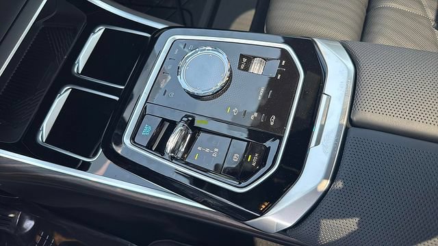 Used 2025 BMW i7 eDrive50 w/ M Sport Package RWD image 18