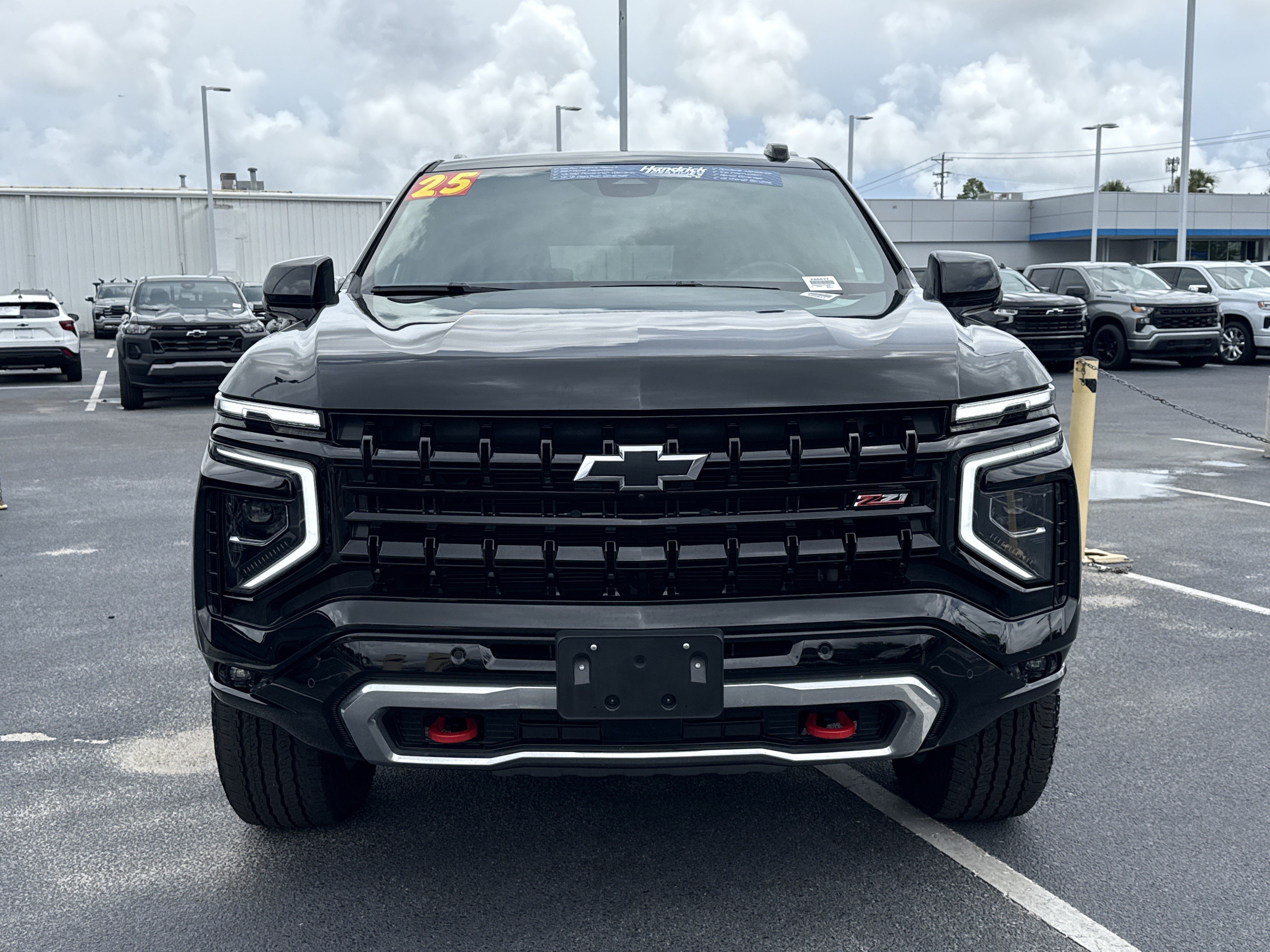 Used 2025 Chevrolet Suburban Z71 AWD/4WD image 8