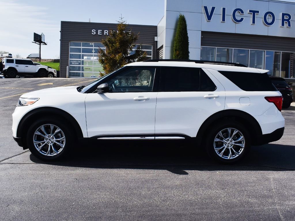 Certified 2021 Ford Explorer XLT w/ Equipment Group 202A AWD/4WD image 2