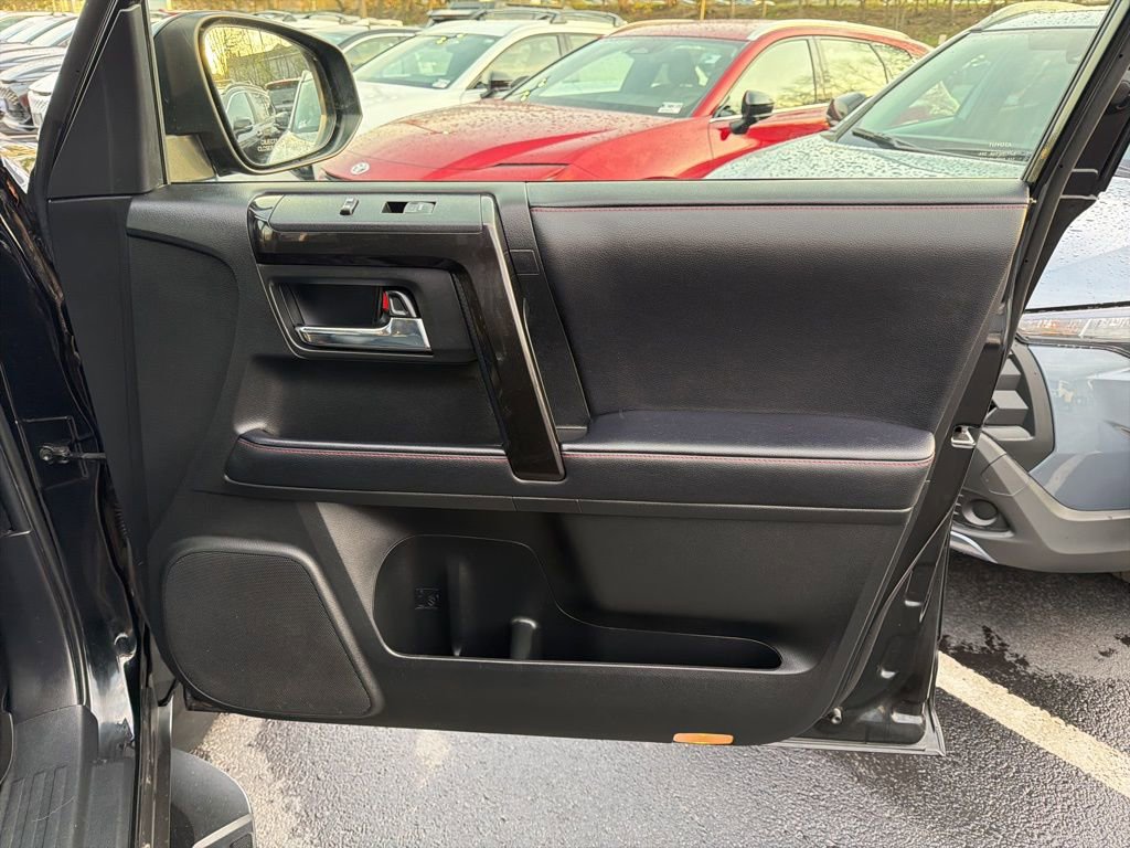 Used 2021 Toyota 4Runner Venture w/ Moonroof Package AWD/4WD image 9