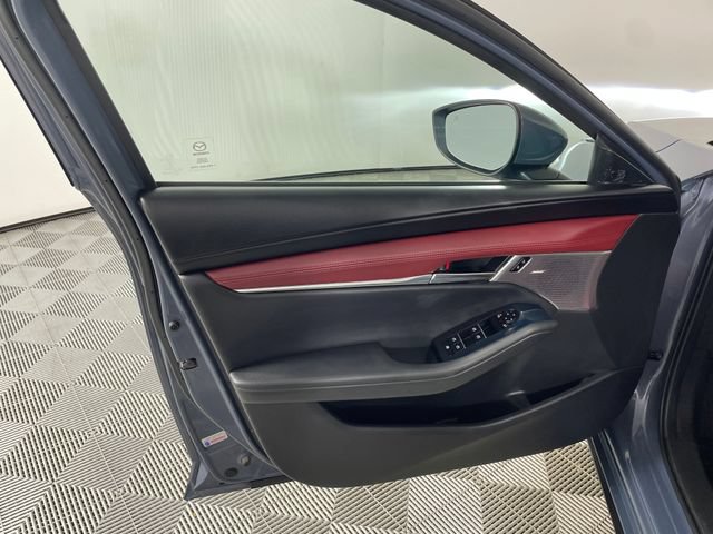 Used 2020 MAZDA MAZDA3 Hatchback w/ Premium Package FWD image 18