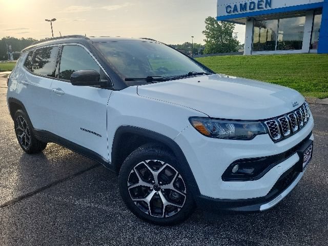Used 2025 Jeep Compass Limited AWD/4WD image 2