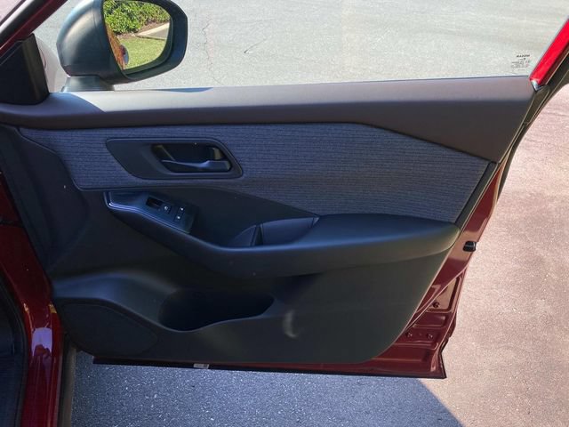 Used 2023 Nissan Rogue S FWD image 35