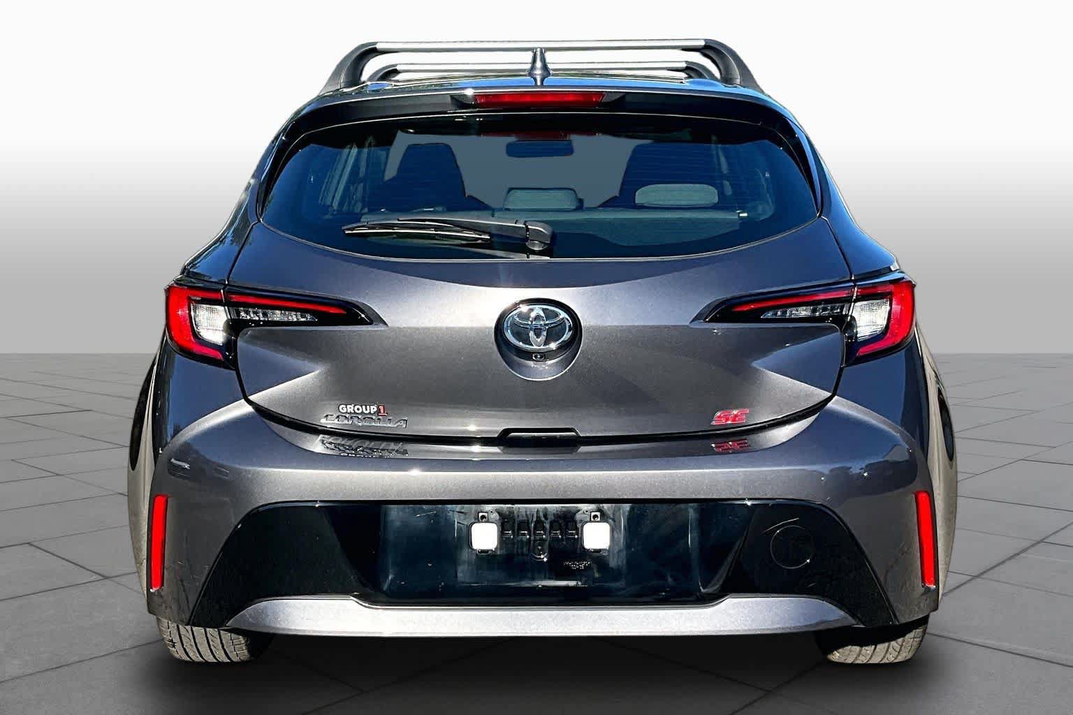 Used 2025 Toyota Corolla SE w/ SE Package FWD image 5