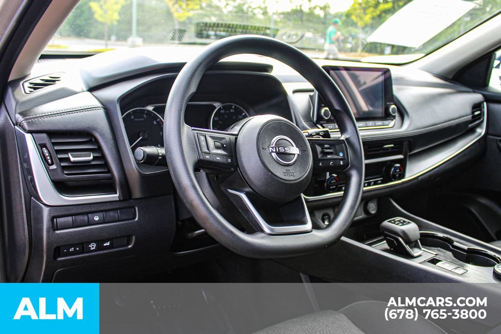 Used 2024 Nissan Rogue SV AWD/4WD image 32