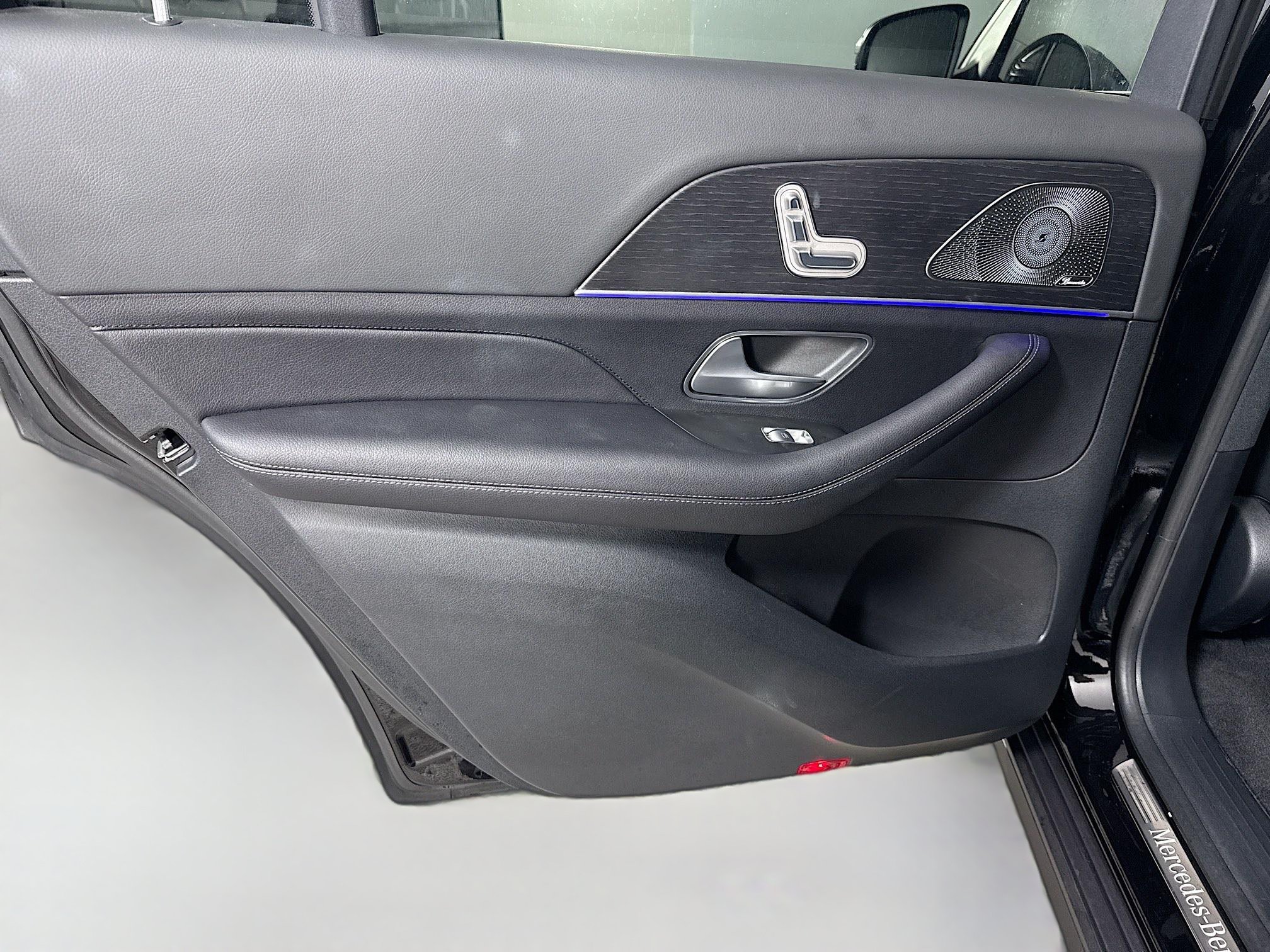 Used 2025 Mercedes-Benz GLS 450 4MATIC image 26