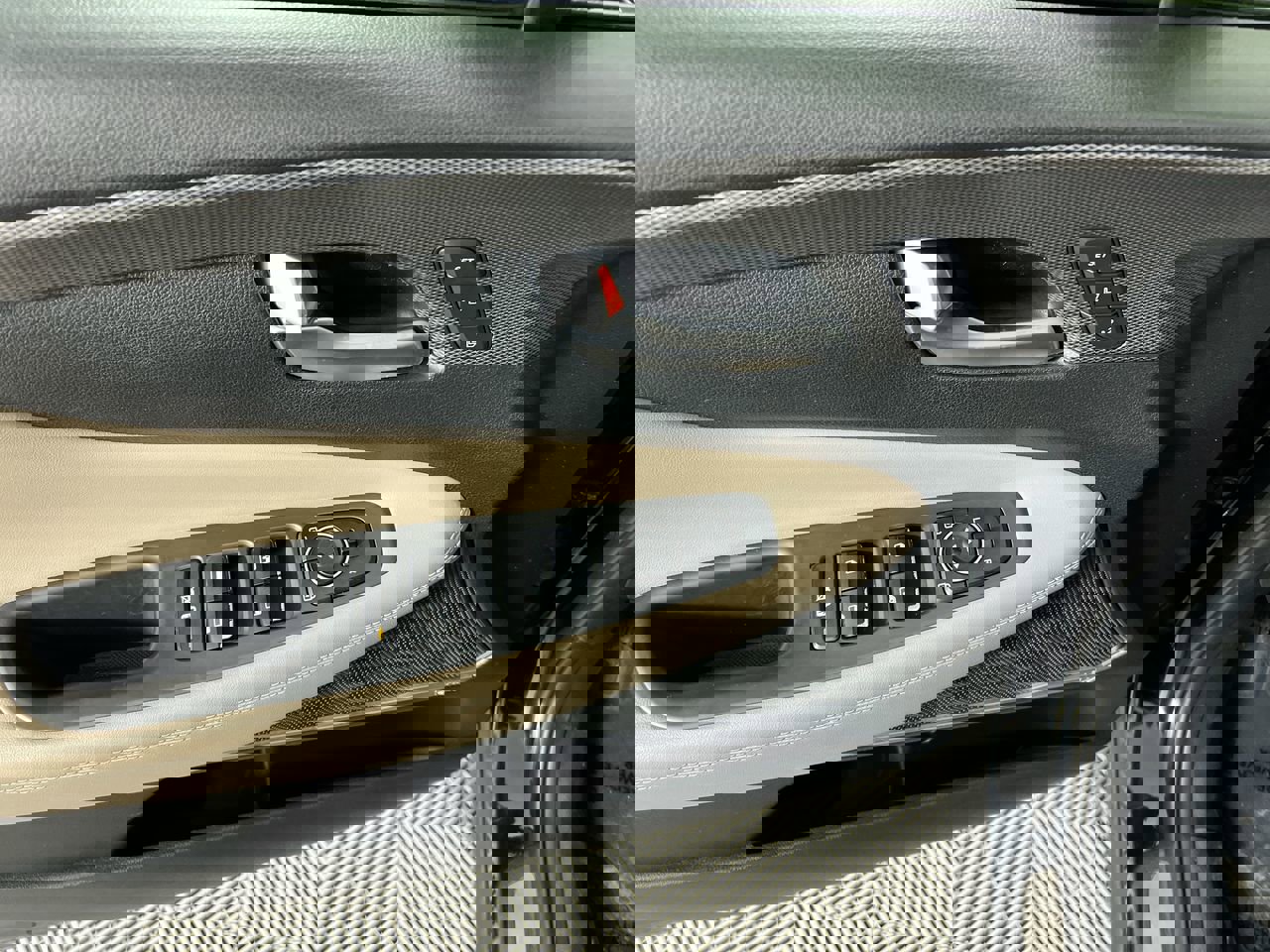 Used 2019 Hyundai Santa Fe FWD image 14