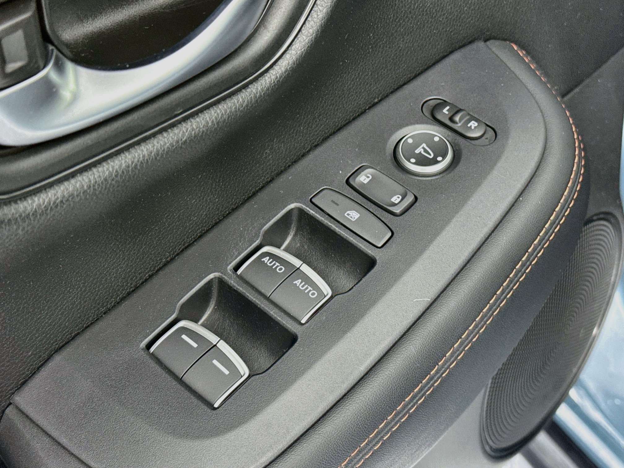 Certified 2025 Honda HR-V Sport image 17