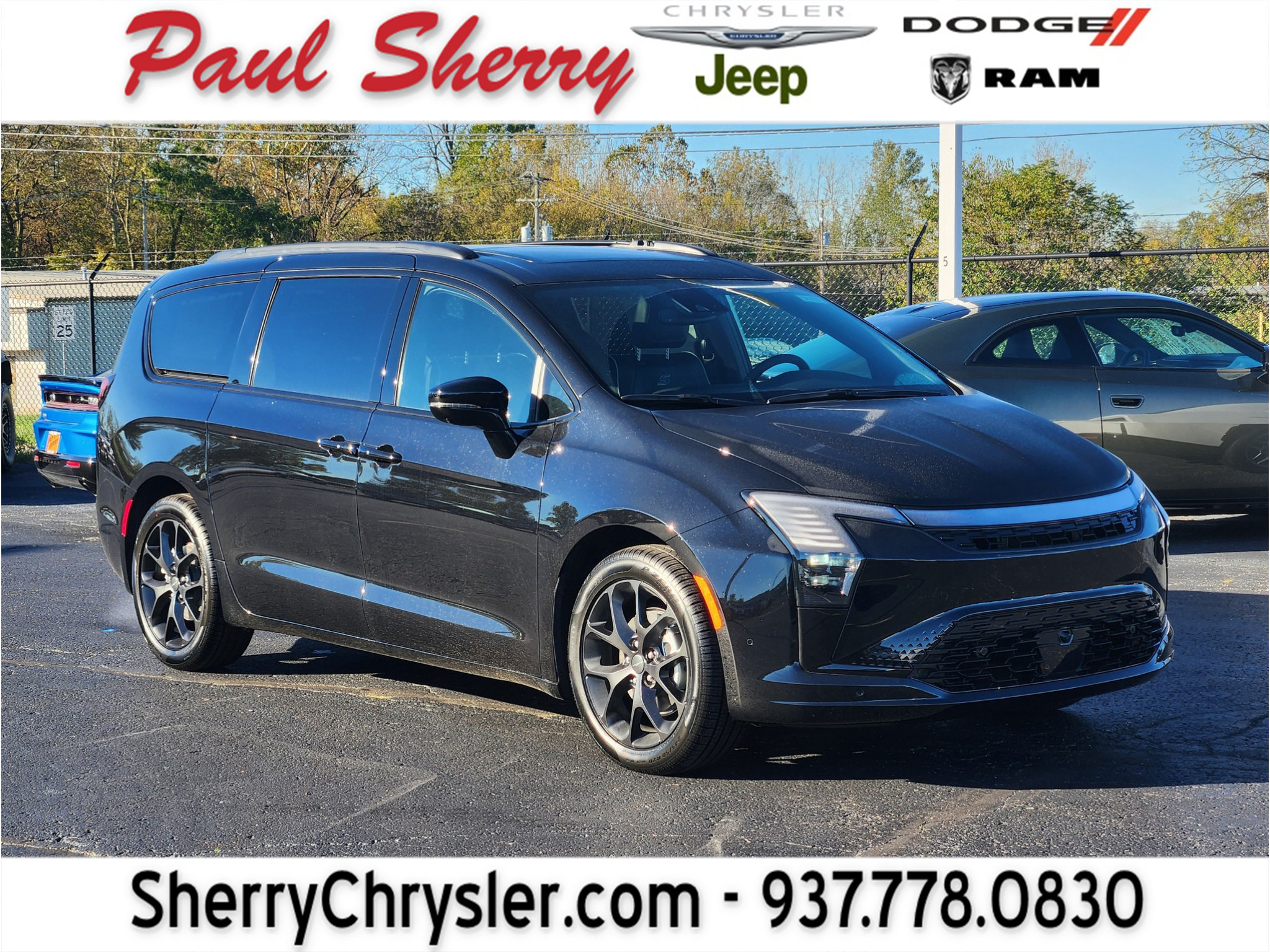 New 2027 Chrysler Pacifica Limited FWD image 1