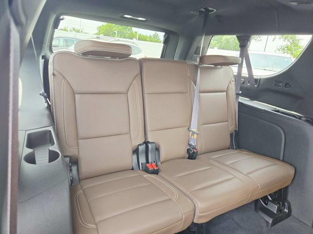 Used 2024 Chevrolet Suburban High Country w/ Advanced Technology Package AWD/4WD image 14