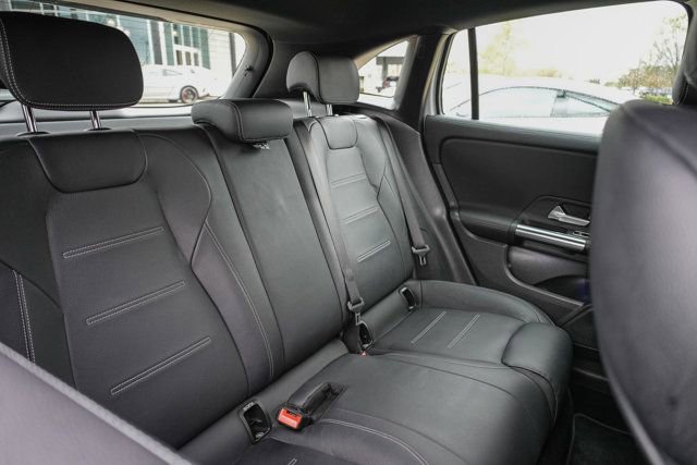 Certified 2022 Mercedes-Benz GLA 35 AMG 4MATIC image 31