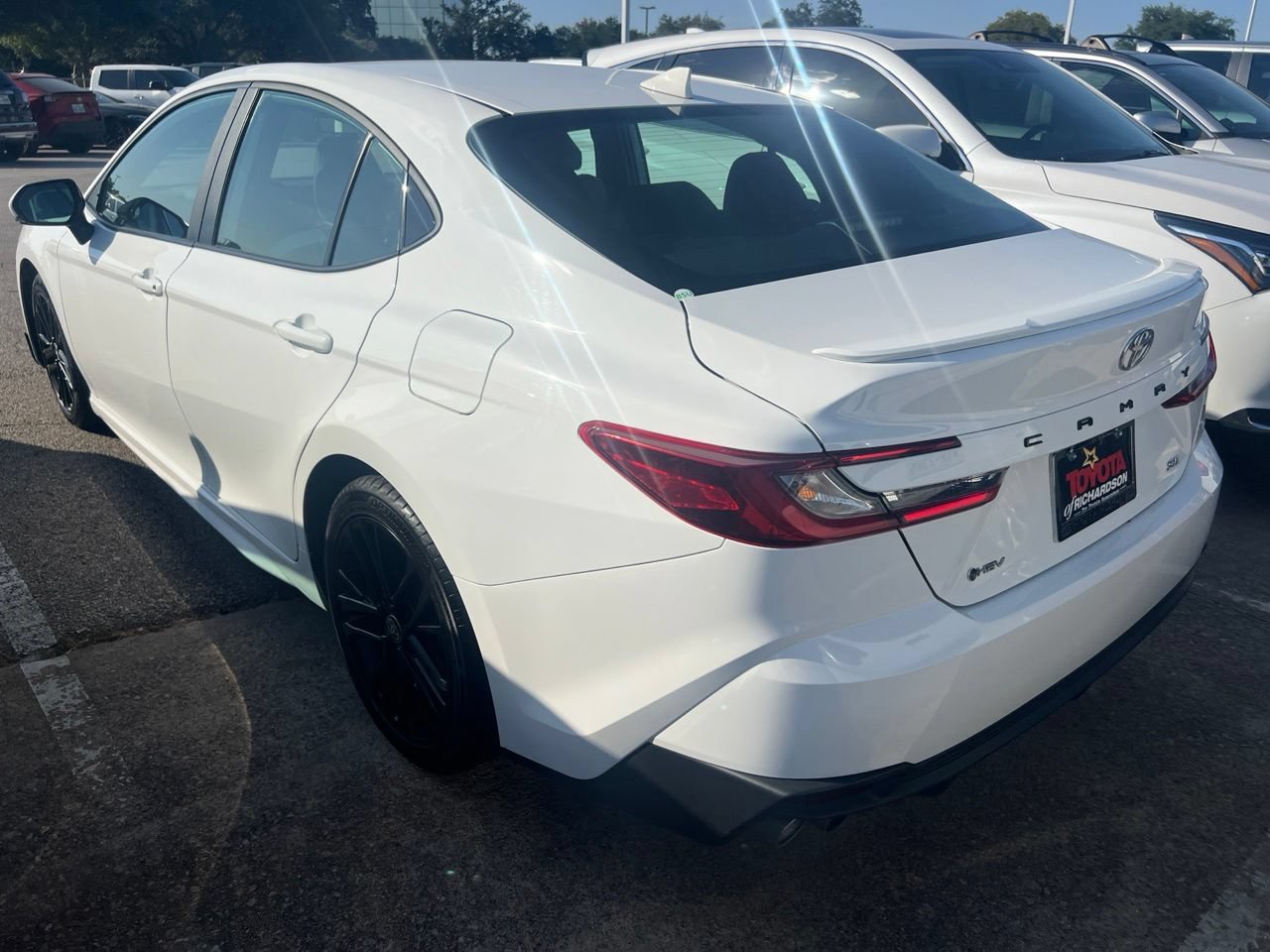 Used 2025 Toyota Camry SE FWD image 6