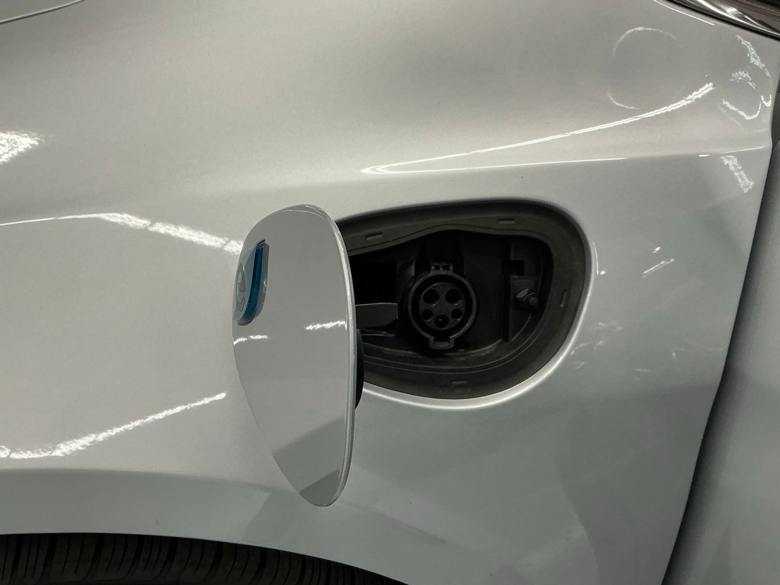 Used 2023 Chrysler Pacifica Touring-L image 23