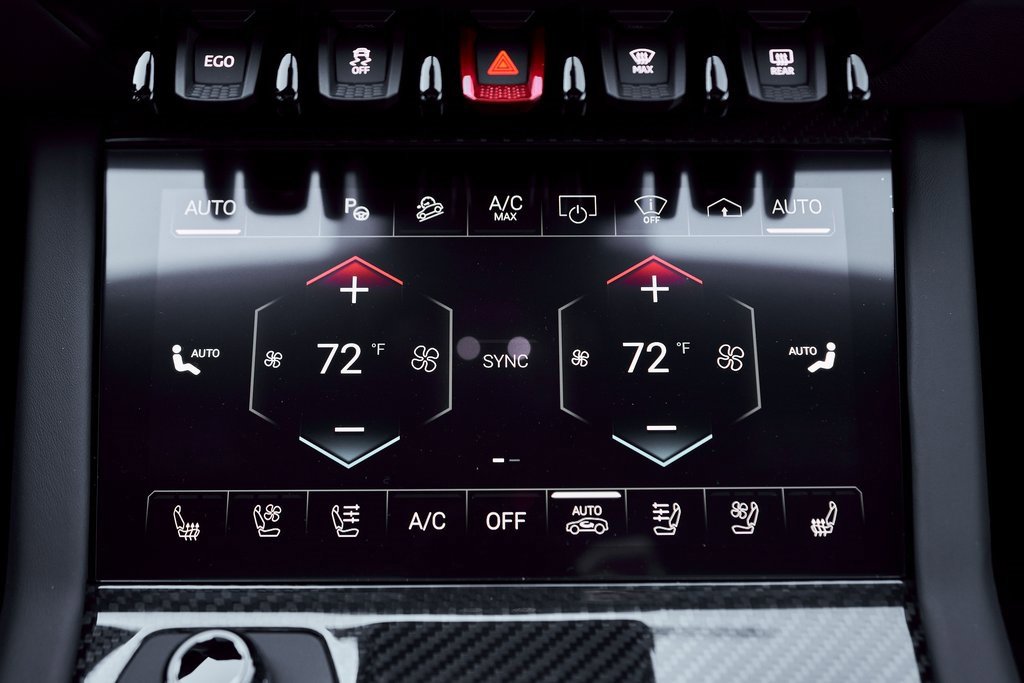 Used 2025 Lamborghini Urus SE image 70