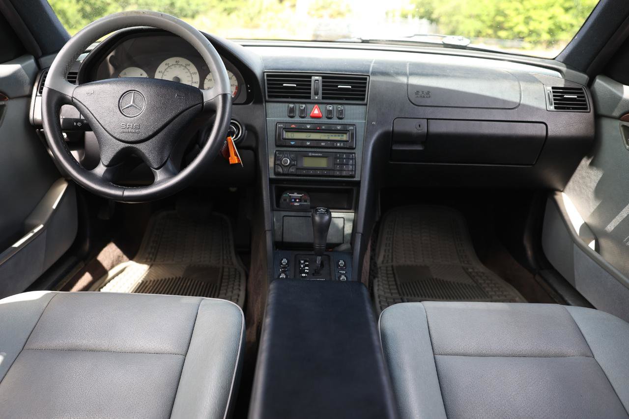 Used 2000 Mercedes-Benz C 280 Sedan image 21