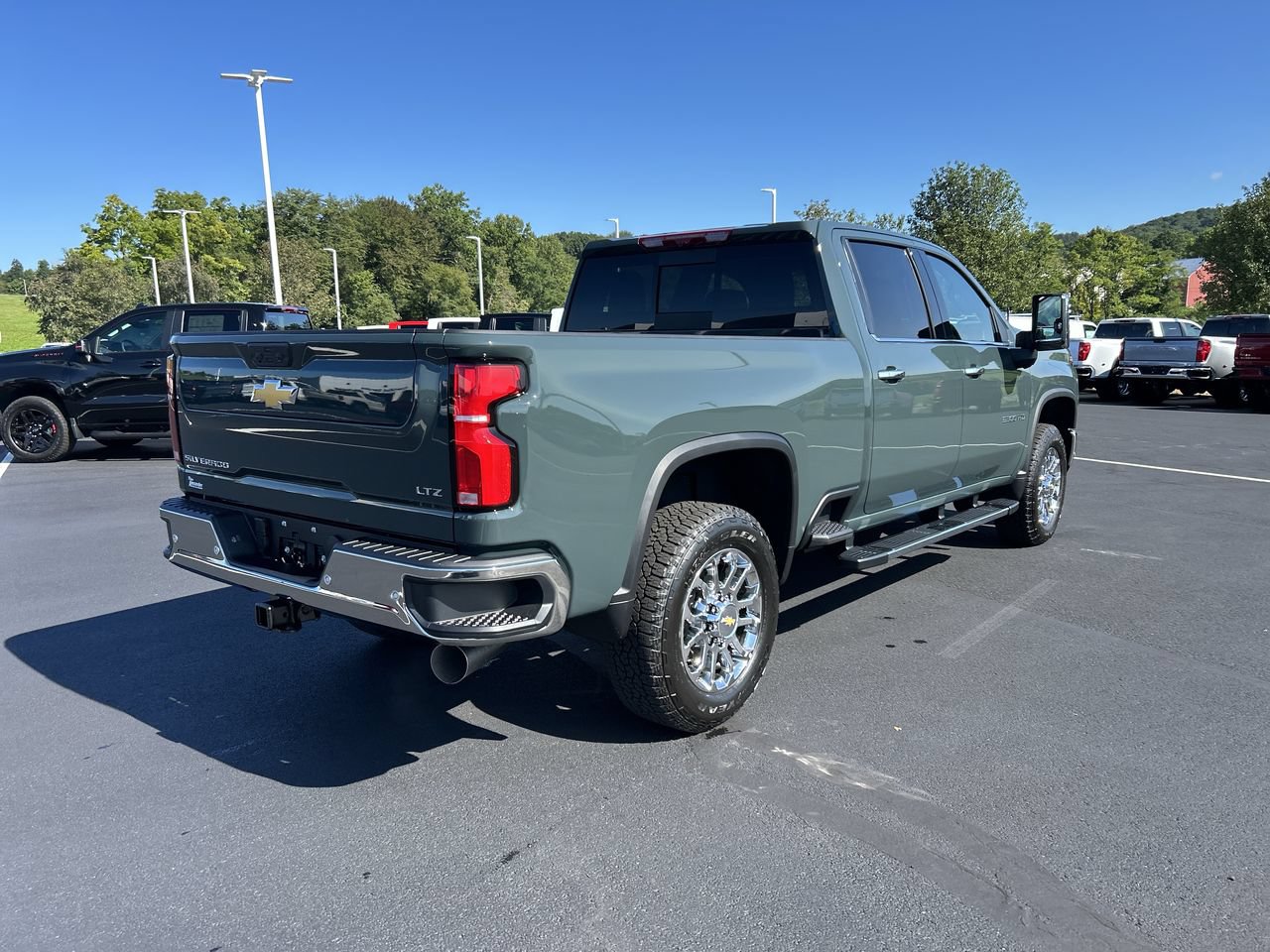 New 2026 Chevrolet Silverado 3500 LTZ w/ LTZ Premium Package AWD/4WD image 7