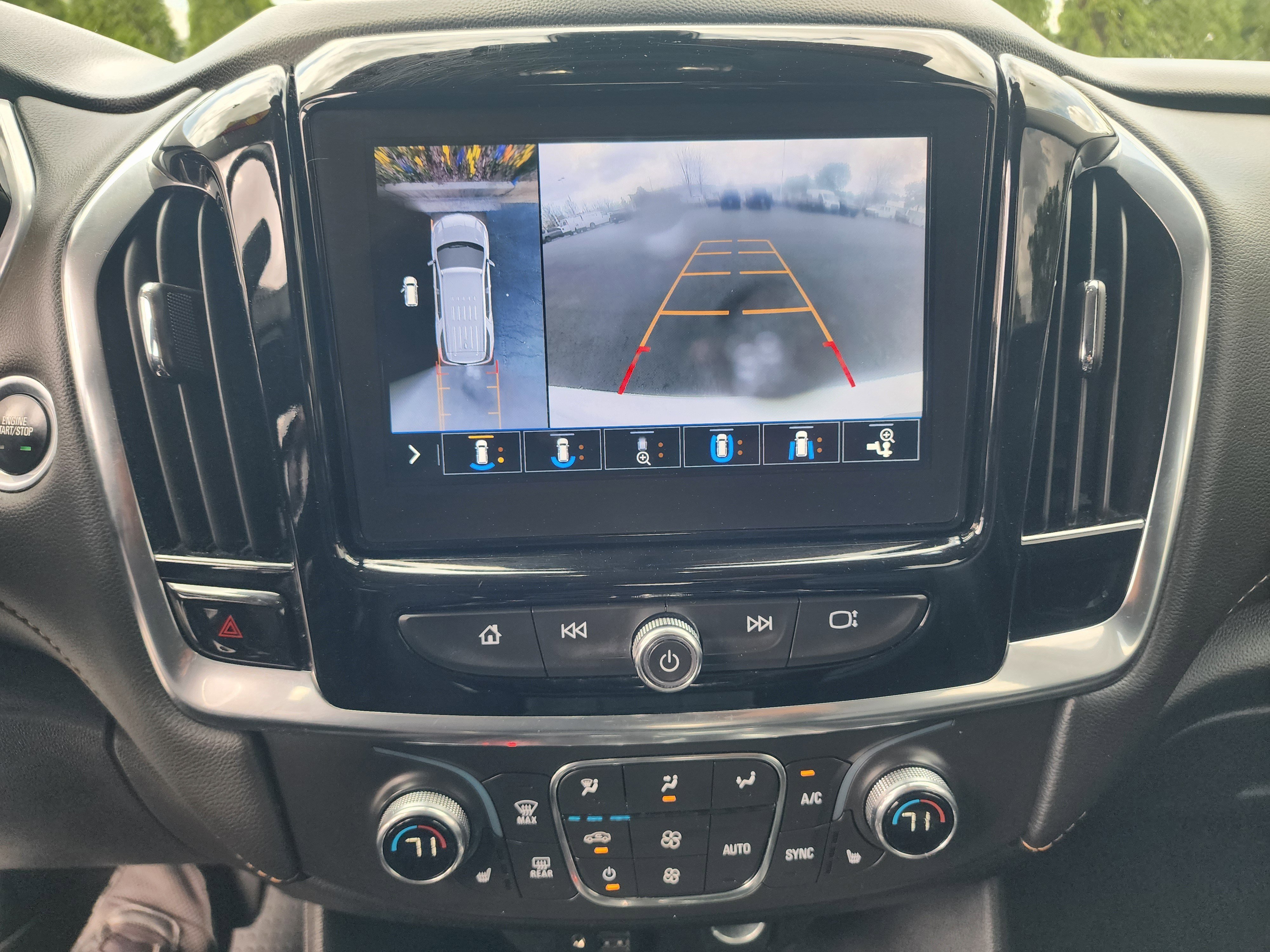 Used 2021 Chevrolet Traverse RS image 30