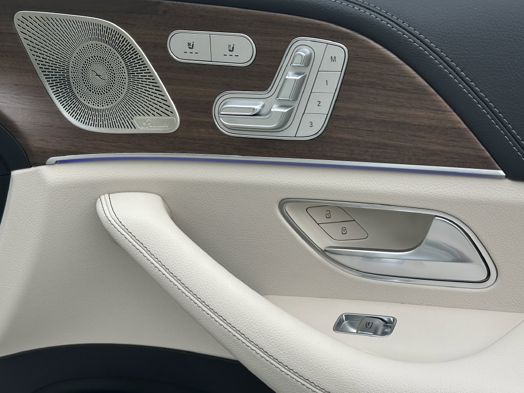 New 2026 Mercedes-Benz GLS 450 4MATIC image 17