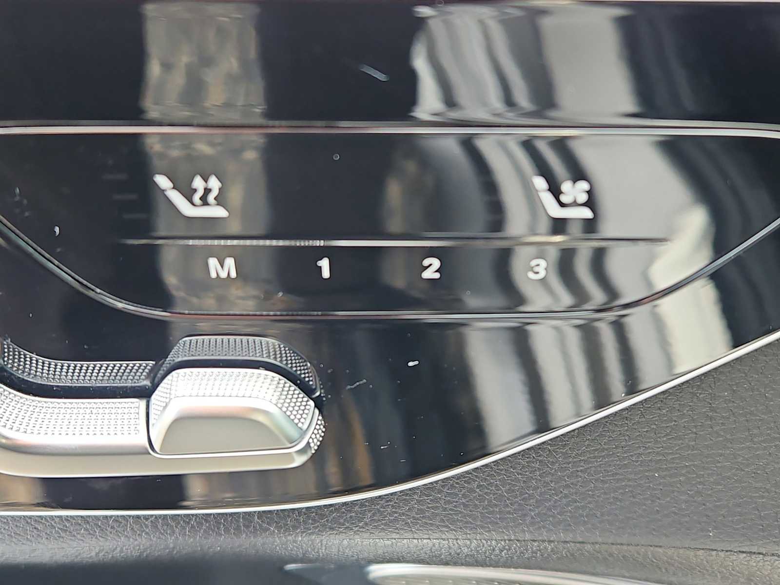 Used 2024 Mercedes-Benz C 300 4MATIC Sedan image 21