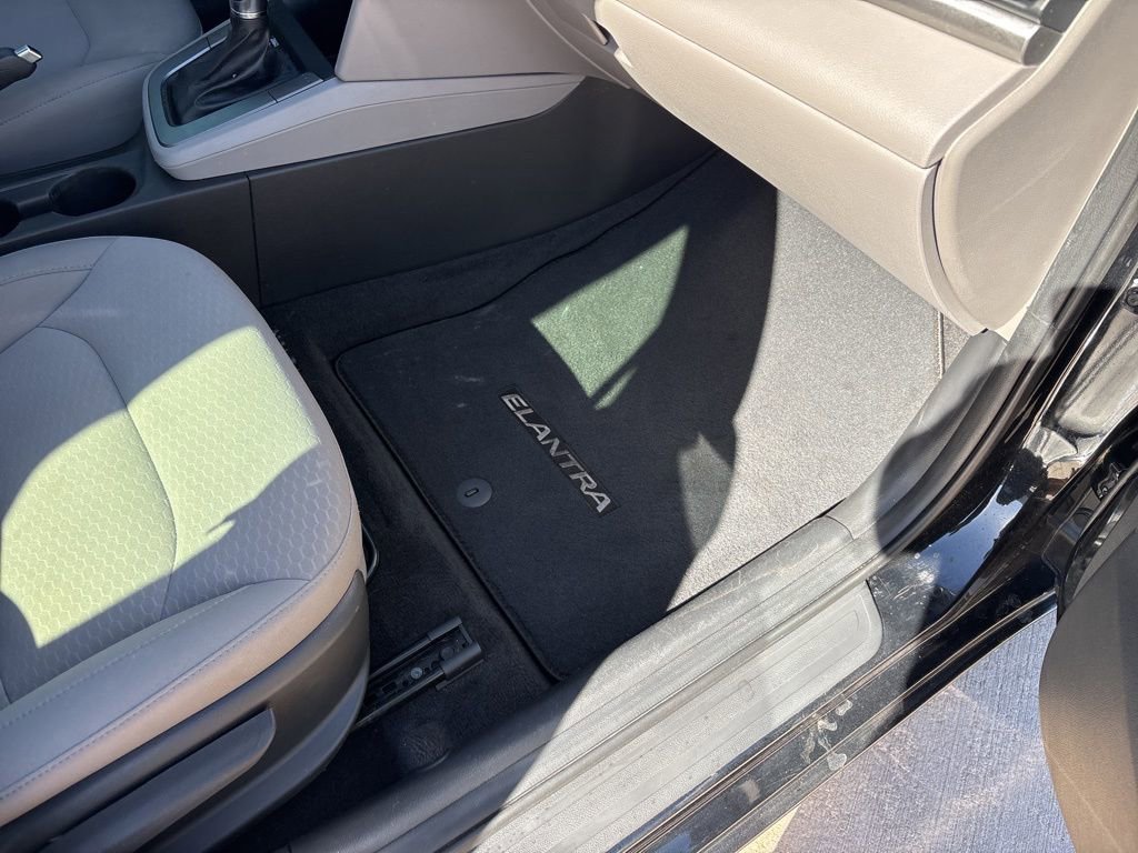 Used 2020 Hyundai Elantra Value Edition w/ Cargo Package (C1) image 28