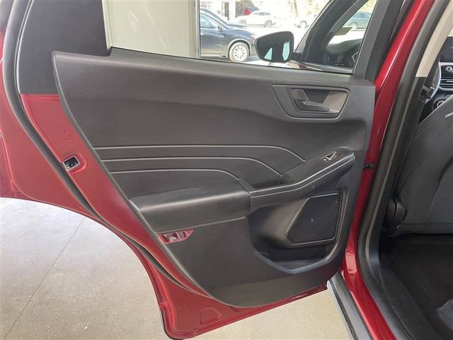 Used 2022 Ford Escape SE w/ Cold Weather Package image 28