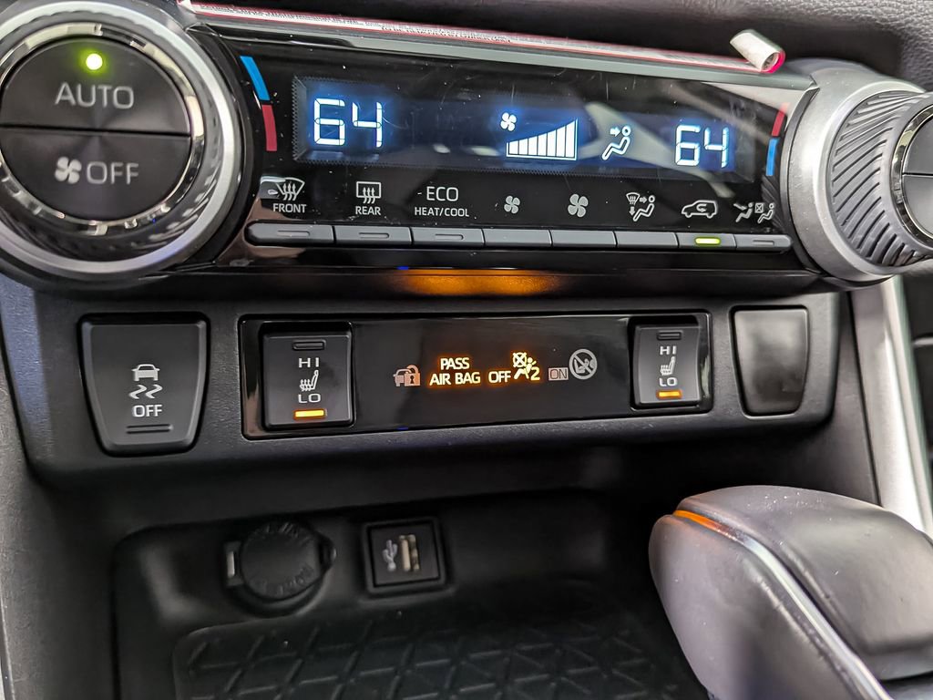 Used 2024 Toyota RAV4 XLE Premium image 23