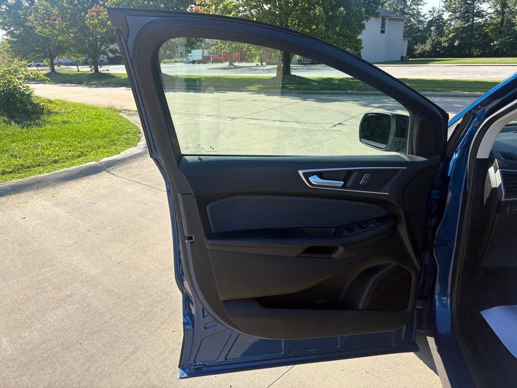 Used 2022 Ford Edge SEL w/ Sport Appearance Package AWD/4WD image 13
