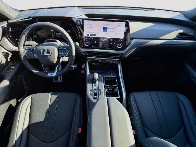 New 2026 Lexus TX 500h AWD w/ Technology Package image 17