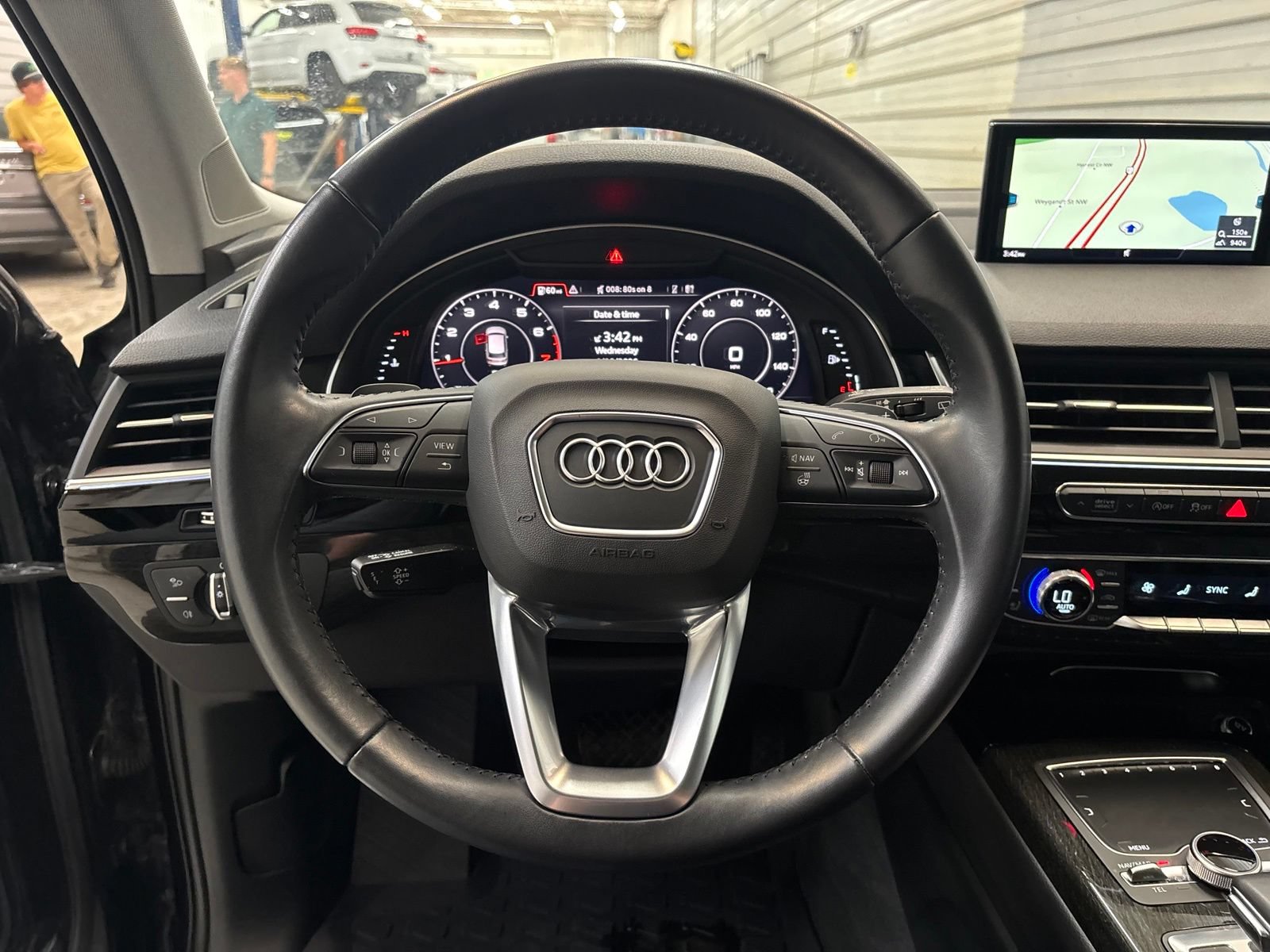 Used 2019 Audi Q7 3.0T Premium Plus w/ Premium Plus Package AWD/4WD image 11