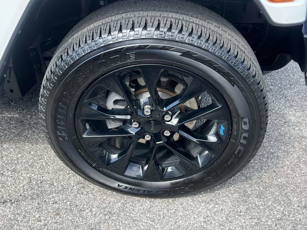 Used 2023 Jeep Wrangler Unlimited Sahara w/ Cold Weather Group image 8