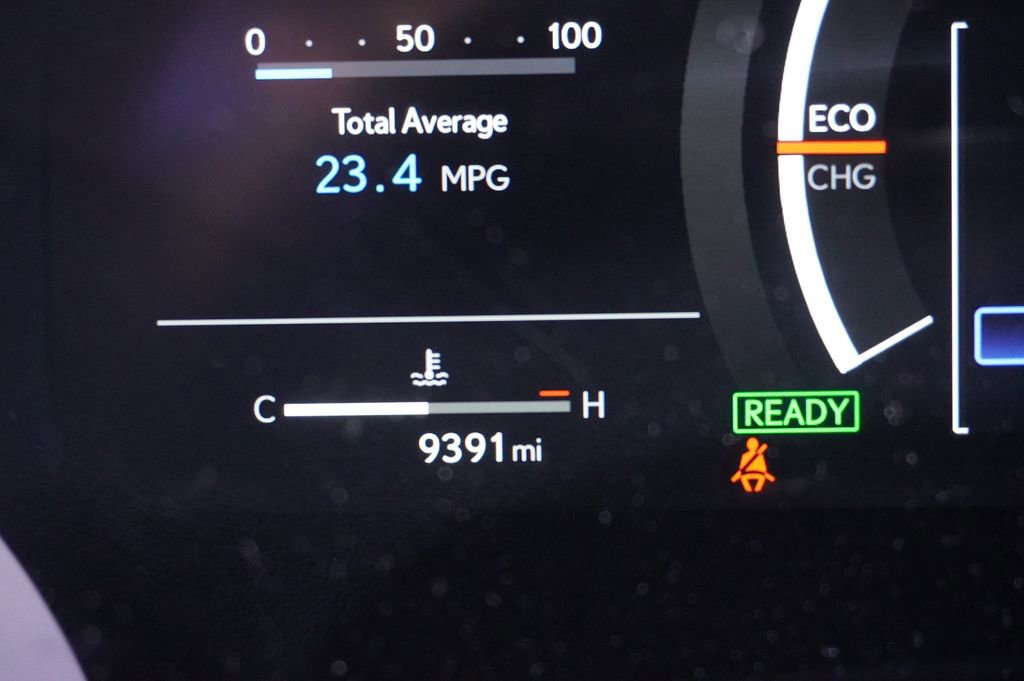 Used 2025 Lexus TX 500h AWD w/ Technology Package image 4