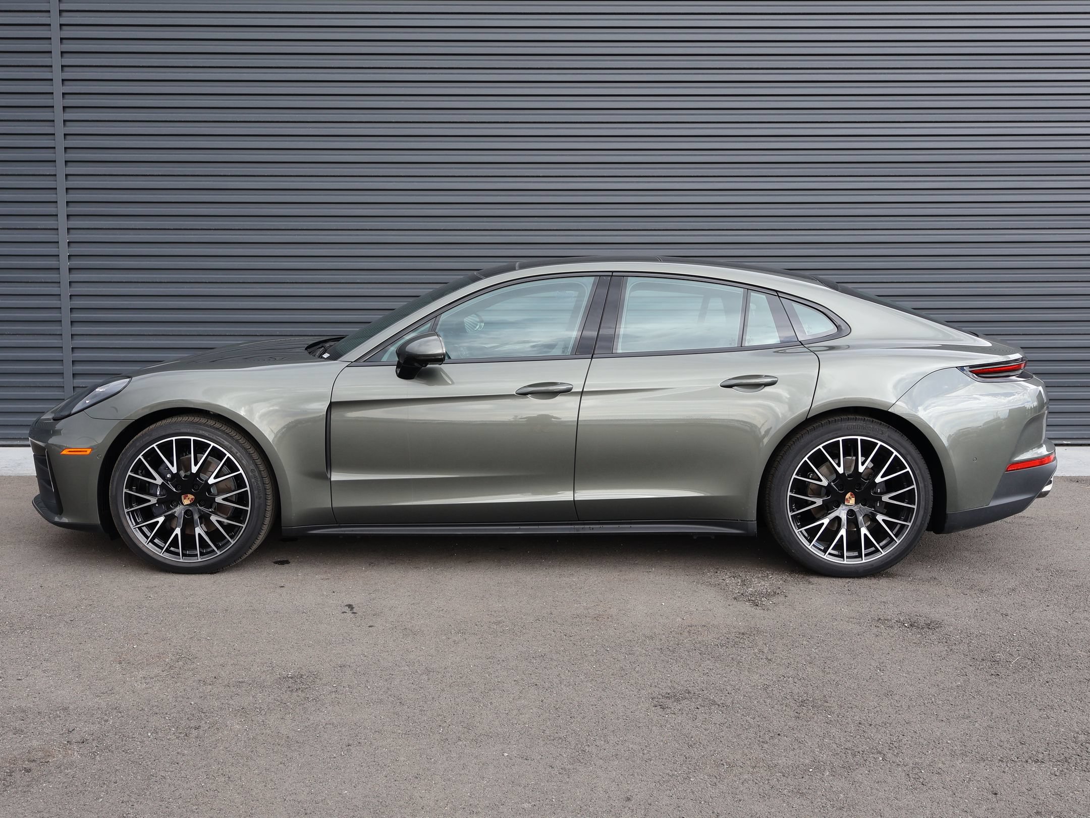 New 2026 Porsche Panamera 4 AWD/4WD image 2