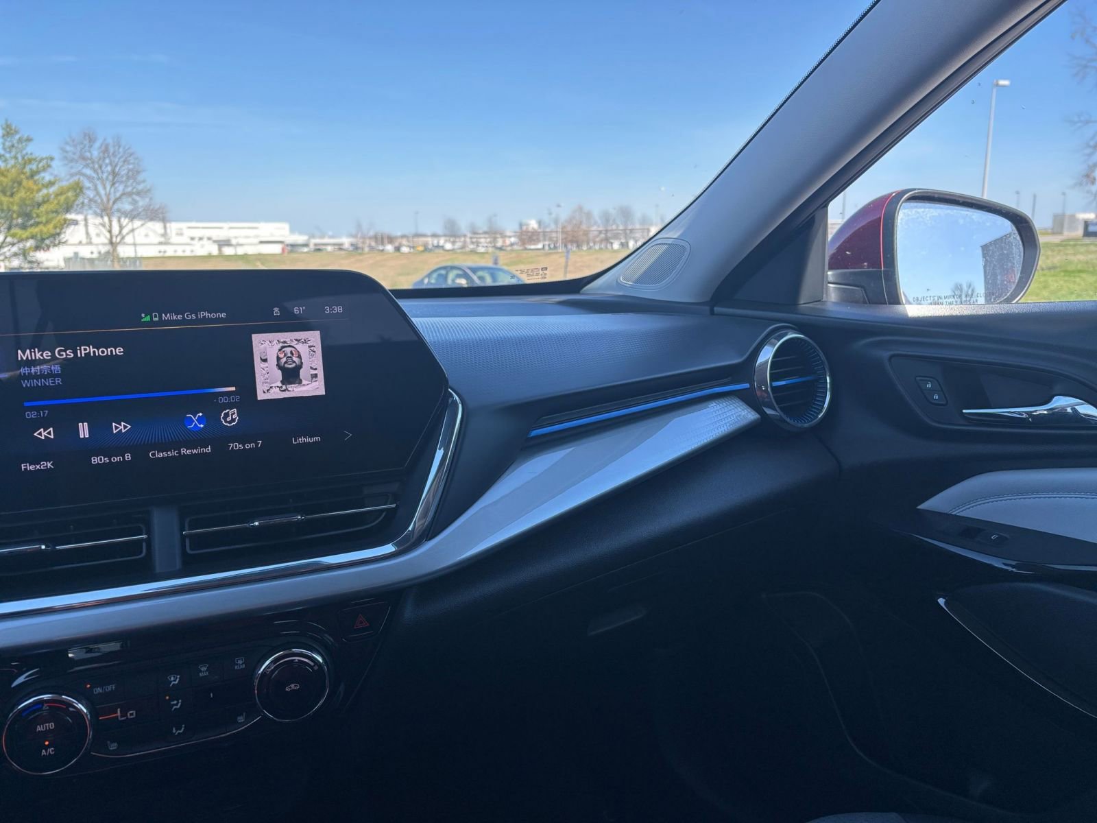 Used 2025 Chevrolet Trax LT w/ LT Convenience Package image 34