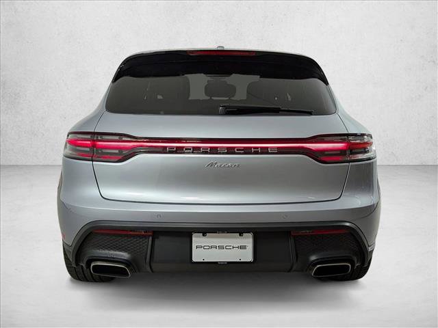 Certified 2025 Porsche Macan AWD/4WD image 11