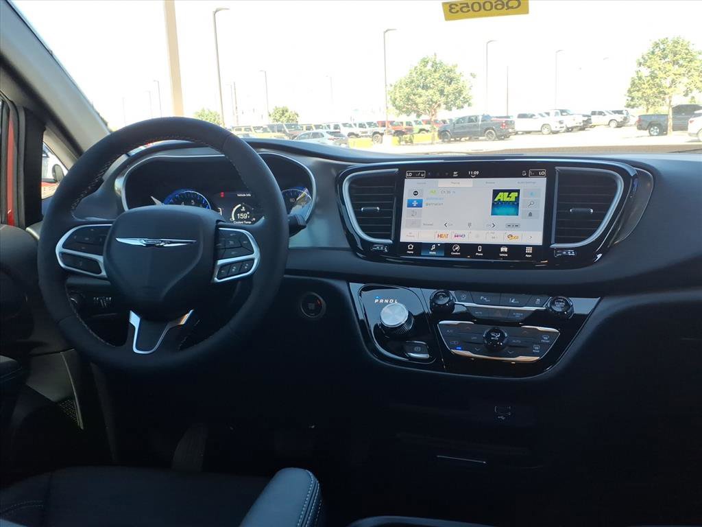 New 2026 Chrysler Voyager LX image 10