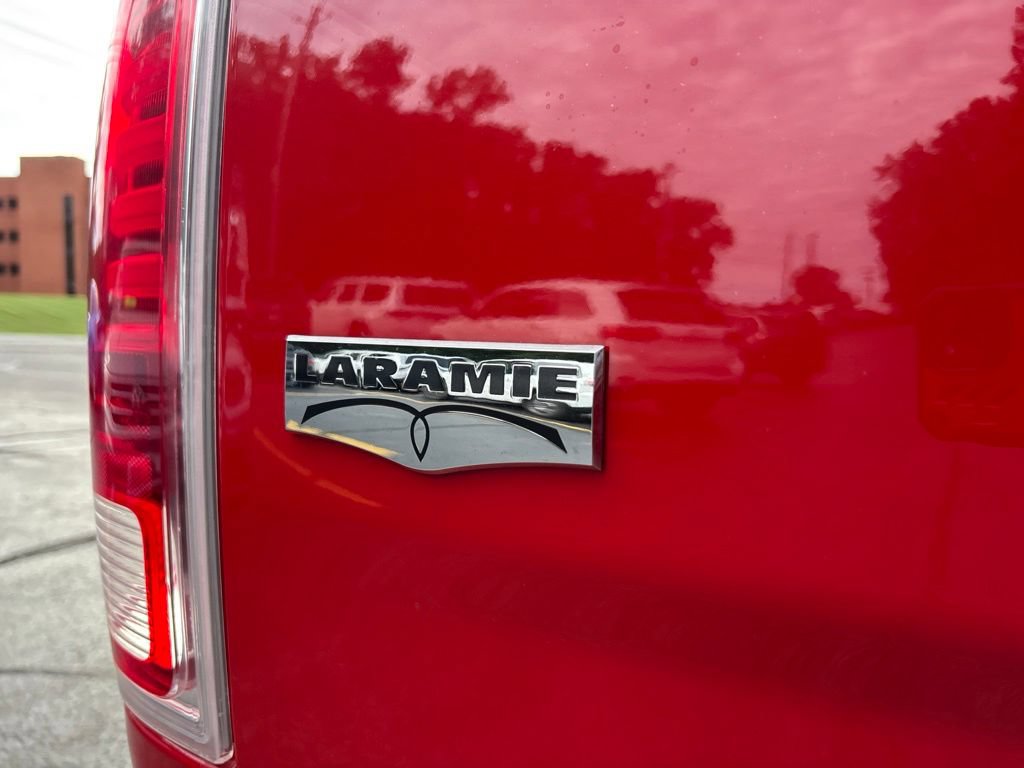Used 2017 RAM 1500 Laramie w/ Convenience Group AWD/4WD image 13